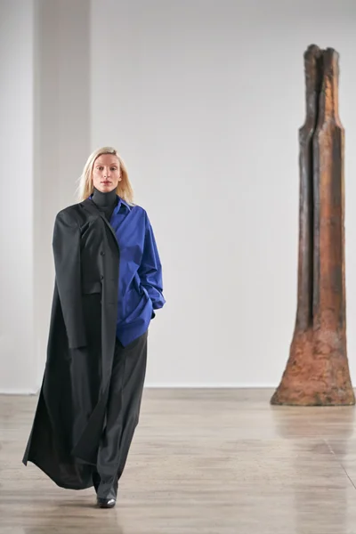 Look 14